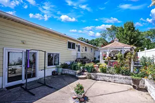 266 Albert St, Lindenhurst, NY 11757 - Photo 33