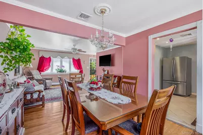 266 Albert Street, Lindenhurst, NY 11757 - Photo 5