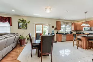 5 Daffodil Ln, Lake Grove, NY 11755 - Photo 7