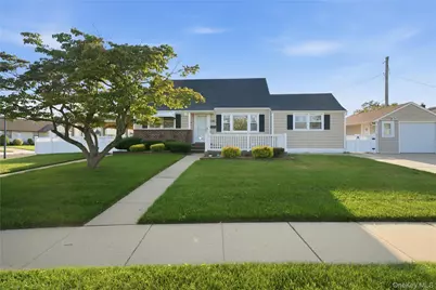 790 Woodside Drive, Wantagh, NY 11793 - Photo 1