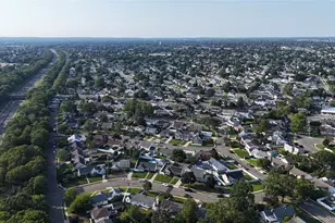 790 Woodside Dr, Wantagh, NY 11793 - Photo 27