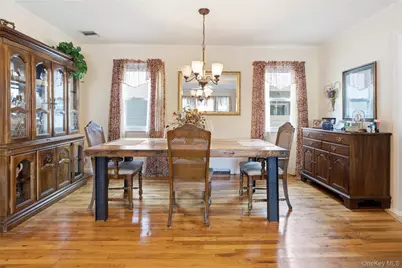 790 Woodside Drive, Wantagh, NY 11793 - Photo 9