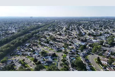 790 Woodside Drive, Wantagh, NY 11793 - Photo 29