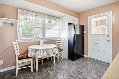 790 Woodside Drive, Wantagh, NY 11793 - Photo 11