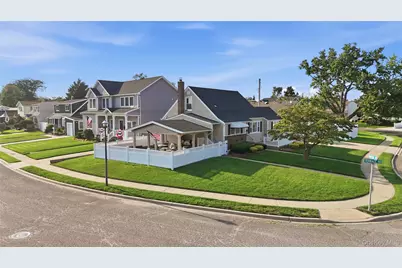 790 Woodside Drive, Wantagh, NY 11793 - Photo 3