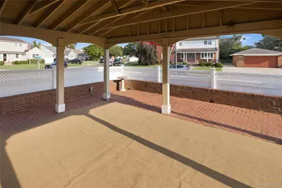 790 Woodside Drive, Wantagh, NY 11793 - Photo 25