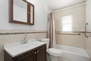 790 Woodside Dr, Wantagh, NY 11793 - Photo 19
