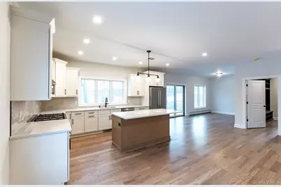 352 Holt Drive, Pearl River, NY 10965 - Photo 15