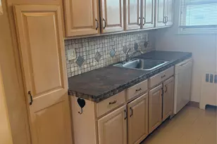 268-18 81st Ave, Floral Park, NY 11040 - Photo 5