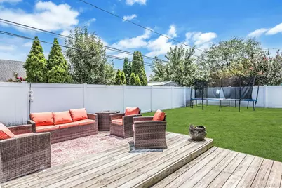 31 Martin Lane, Westbury, NY 11590 - Photo 17