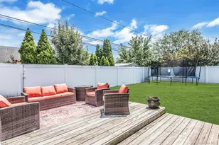 31 Martin Ln, Westbury, NY 11590 - Photo 17