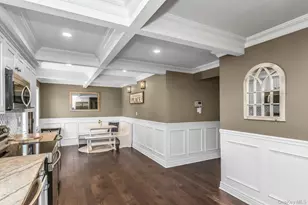 31 Martin Ln, Westbury, NY 11590 - Photo 3