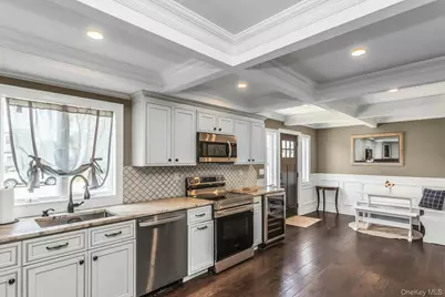 31 Martin Lane, Westbury, NY 11590 - Photo 5
