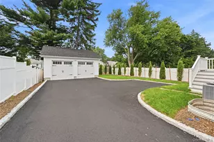 47 Central Pkwy, Huntington, NY 11743 - Photo 41