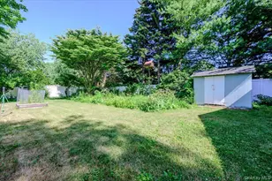 14 Akron Pl, Shoreham, NY 11786 - Photo 17
