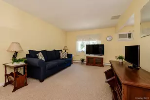 14 Akron Pl, Shoreham, NY 11786 - Photo 5