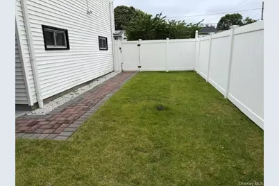 809 N Alleghany Avenue, Lindenhurst, NY 11757 - Photo 17