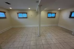 809 N Alleghany Ave, Lindenhurst, NY 11757 - Photo 11