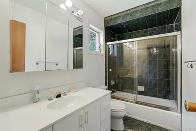 12 Kenny Street, Hauppauge, NY 11788 - Photo 29