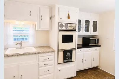 658-H8 Sound Avenue, Calverton, NY 11933 - Photo 3