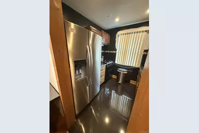 78-27 Springfield Boulevard #7827, Oakland Gardens, NY 11364 - Photo 3