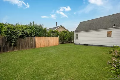 58 S Crescent Drive, Farmingdale, NY 11735 - Photo 21