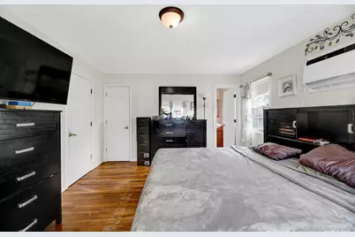 15714 Baisley Boulevard, Rochdale, NY 11434 - Photo 11