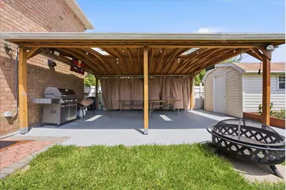 2410 Lodovick Avenue, Bronx, NY 10469 - Photo 17