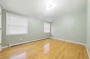 2410 Lodovick Ave, Bronx, NY 10469 - Photo 29