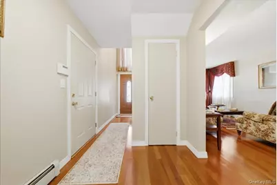 2410 Lodovick Avenue, Bronx, NY 10469 - Photo 5