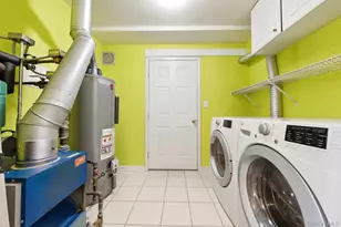 2410 Lodovick Ave, Bronx, NY 10469 - Photo 15