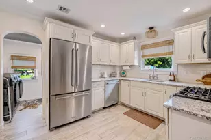 312 Riverside Dr, Riverhead, NY 11901 - Photo 15