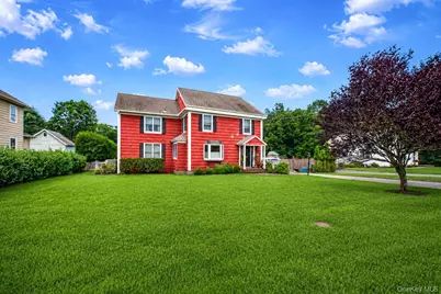 312 Riverside Drive, Riverhead, NY 11901 - Photo 3