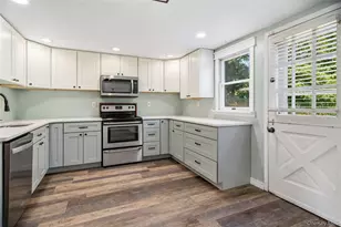 21 Hackberry Ln, Holbrook, NY 11741 - Photo 13