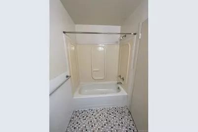 23/2B June Court, Bay Shore, NY 11706 - Photo 5