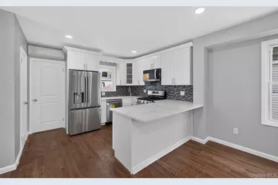 10513 133rd Street, Richmond Hill, NY 11419 - Photo 5