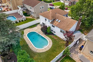 1822 Kent St, Westbury, NY 11590 - Photo 35