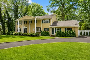5 Linda Ct, Oyster Bay, NY 11771 - Photo 3