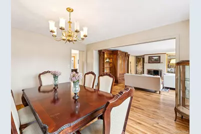 5 Linda Court, Oyster Bay, NY 11771 - Photo 9