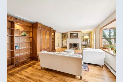 5 Linda Court, Oyster Bay, NY 11771 - Photo 7