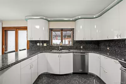 108-42 64th Road, Forest Hills, NY 11375 - Photo 15