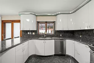 108-42 64th Rd, Forest Hills, NY 11375 - Photo 15