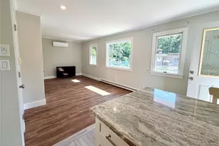 40 Hampton St, Westhampton Beach, NY 11978 - Photo 9