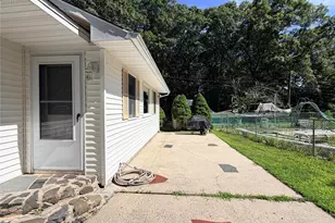 40 Hampton St, Westhampton Beach, NY 11978 - Photo 3
