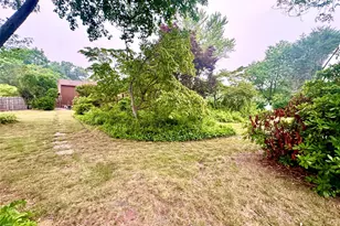 28 Euclid Ave, Dix Hills, NY 11746 - Photo 35