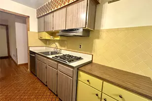 28 Euclid Ave, Dix Hills, NY 11746 - Photo 13