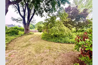 28 Euclid Avenue, Dix Hills, NY 11746 - Photo 33