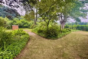 28 Euclid Ave, Dix Hills, NY 11746 - Photo 31