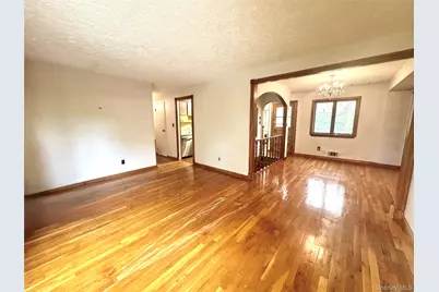 28 Euclid Avenue, Dix Hills, NY 11746 - Photo 9