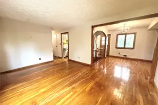 28 Euclid Ave, Dix Hills, NY 11746 - Photo 9